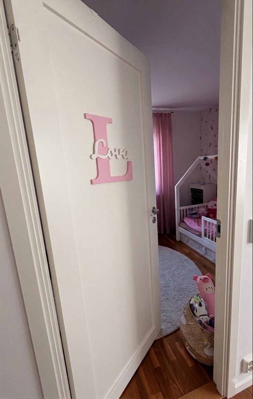 Personalized 3D-printed monogram name sign, photo of a real printed sign — product photo 4