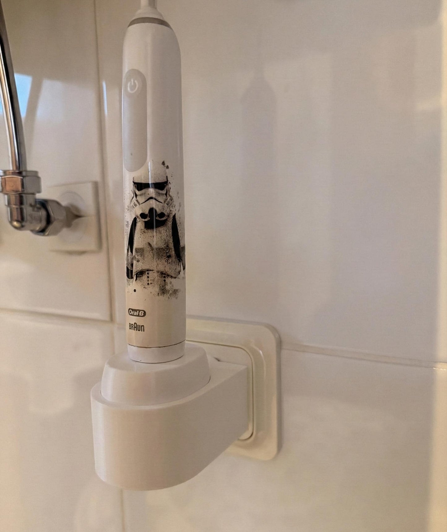 Oral-B iO Charger Holder with Cable Storage | Outlet Mount Charging Stand | Bathroom Cable Organizer | EU Plug